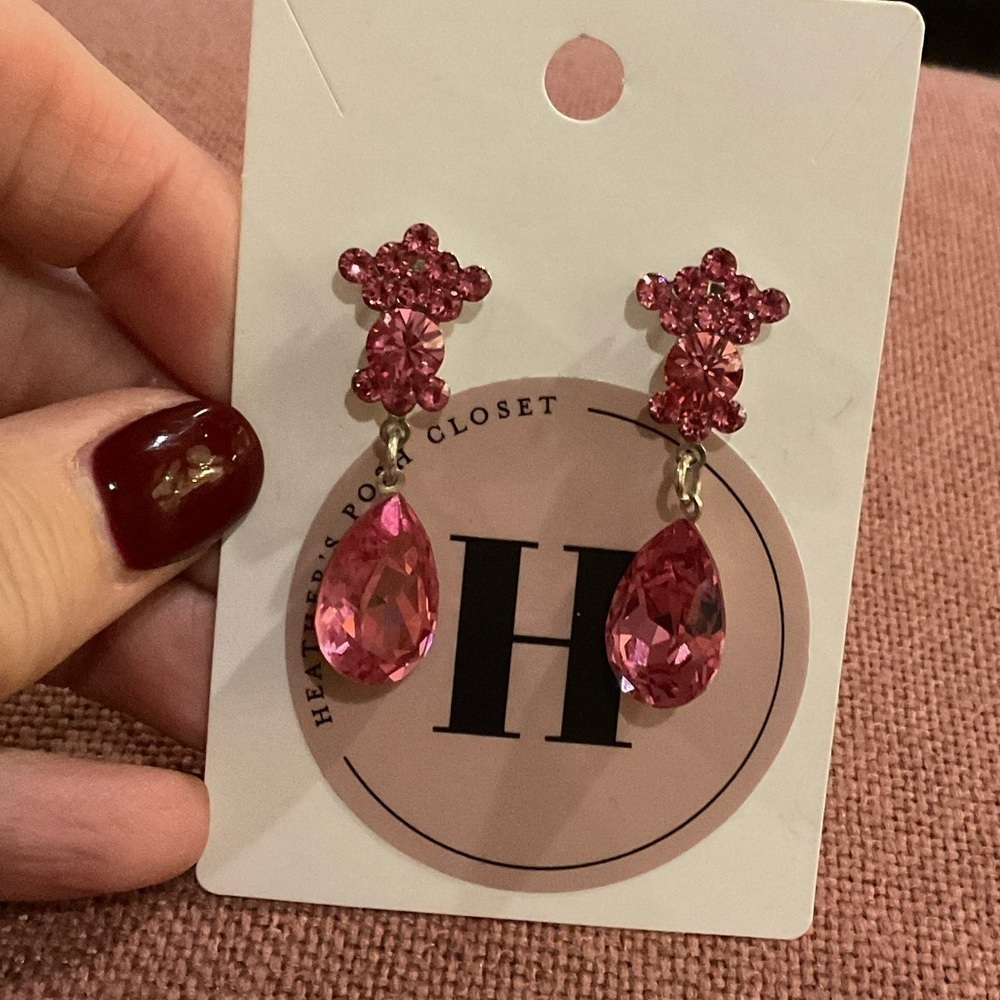 Pink crystal stone earrings, pierced. - Picture 3 of 8